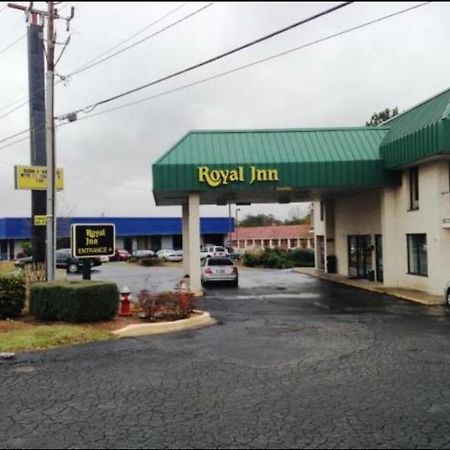 Royal Inn Columbia/Fort Jackson エクステリア 写真