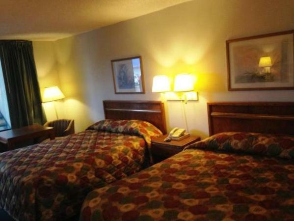 Royal Inn Columbia/Fort Jackson エクステリア 写真