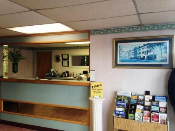 Royal Inn Columbia/Fort Jackson エクステリア 写真